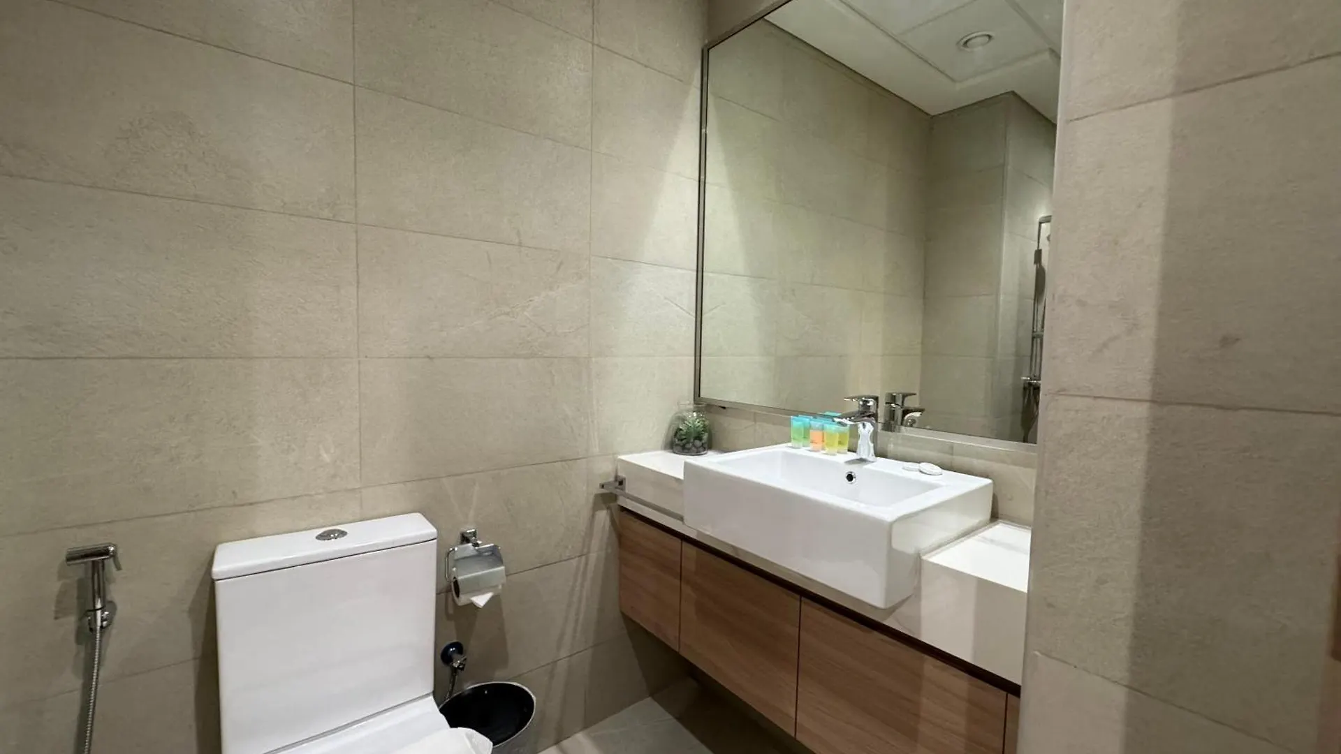 Ashri Hh, Standard Studio In Riviera Dubai