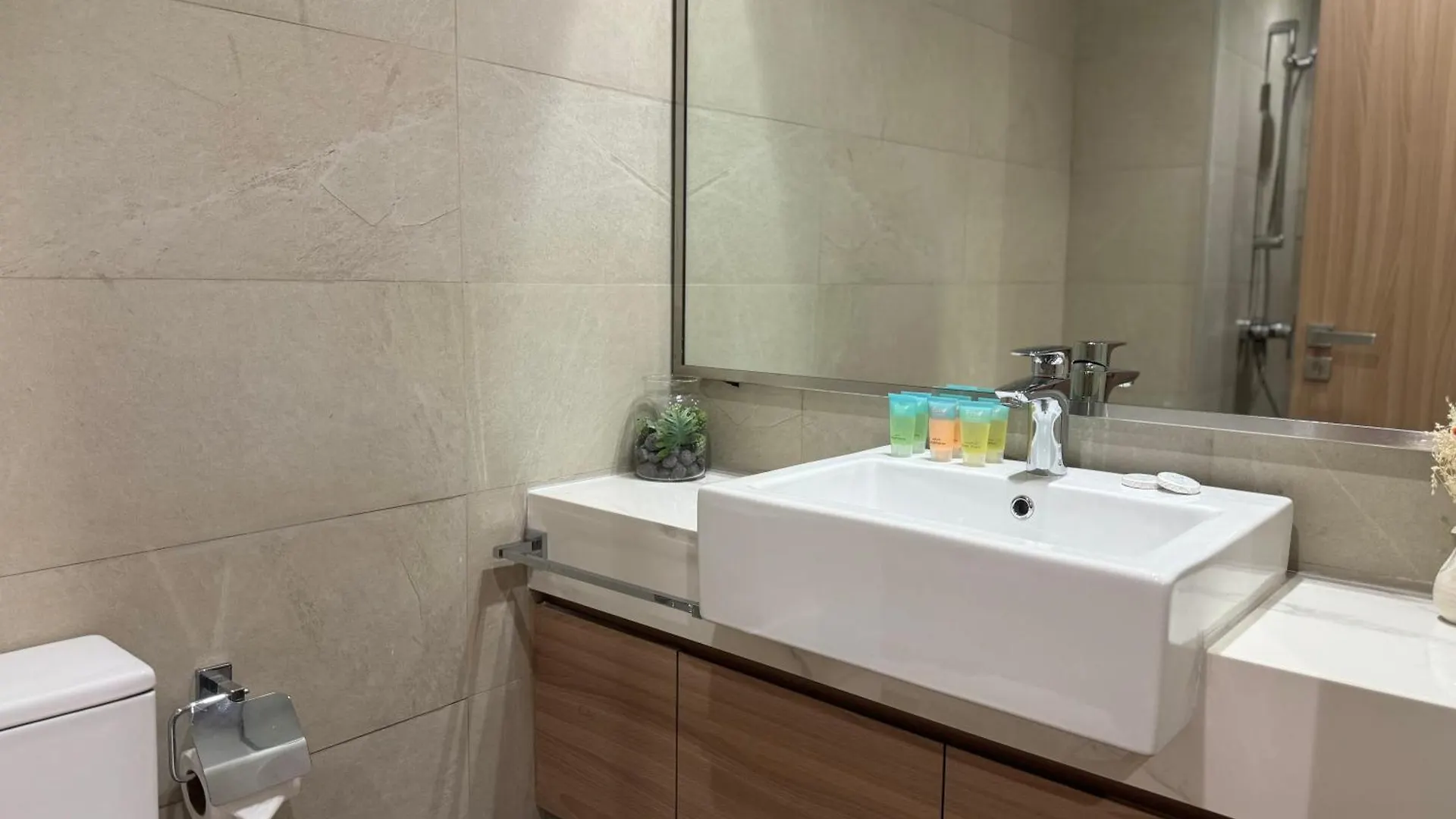 Ashri Hh, Standard Studio In Riviera Dubai 0*,